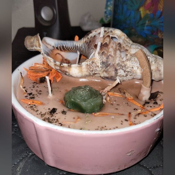 Occasional, bug repellent candle or scent - Picture 13 of 16